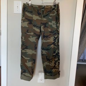Camo capris